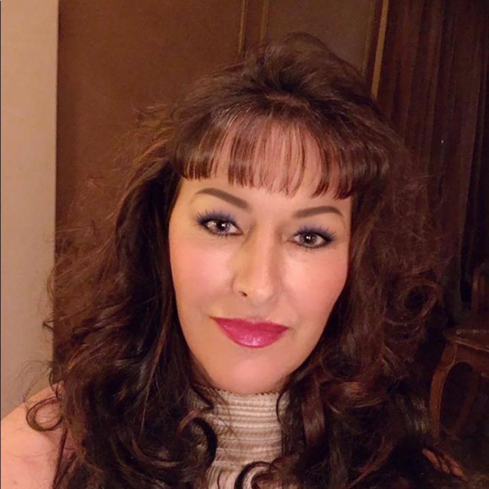 Meet your Posher, Esther